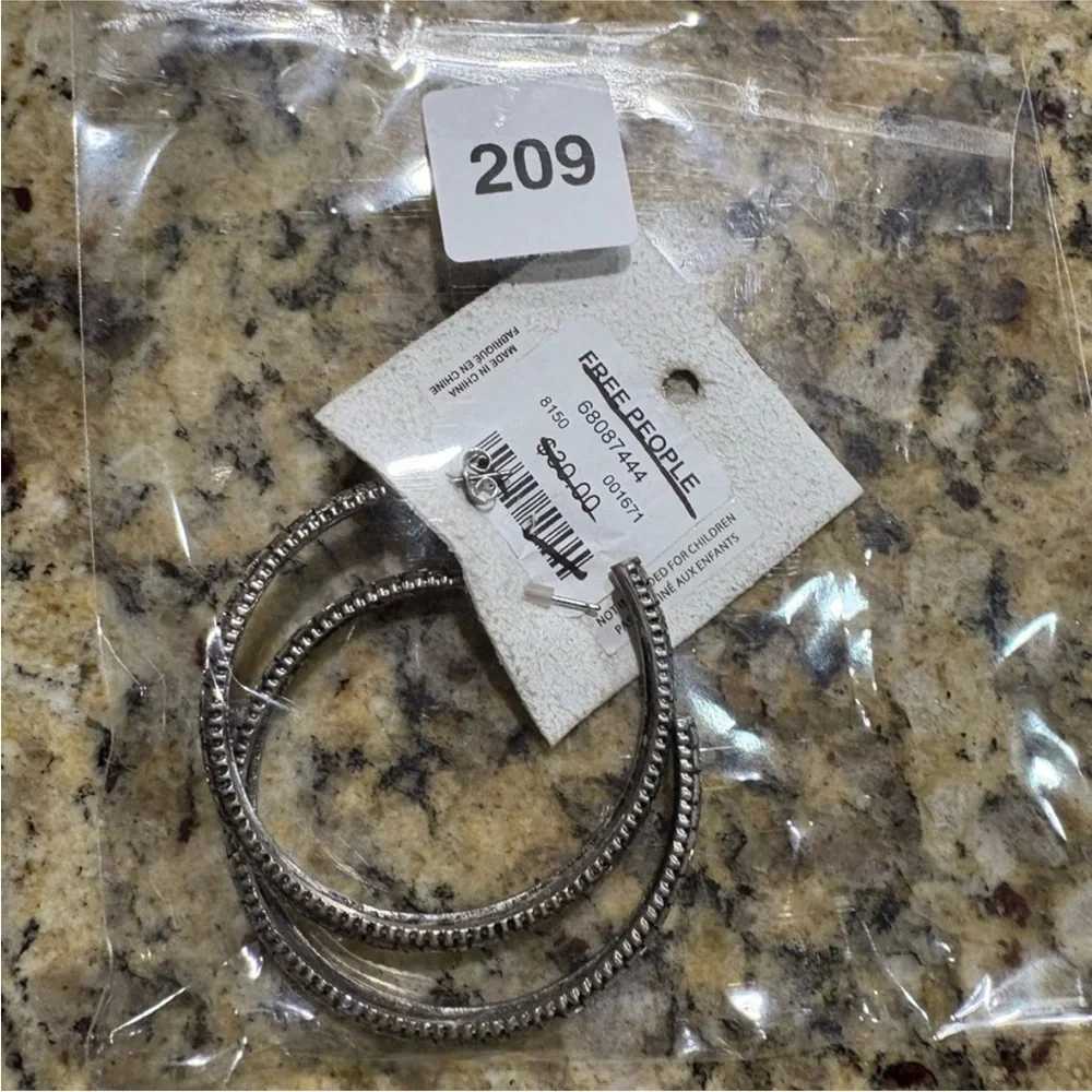 FREE PEOPLE NWT thunder kiss etched bohemian hoops -pewter - Picture 5 of 6